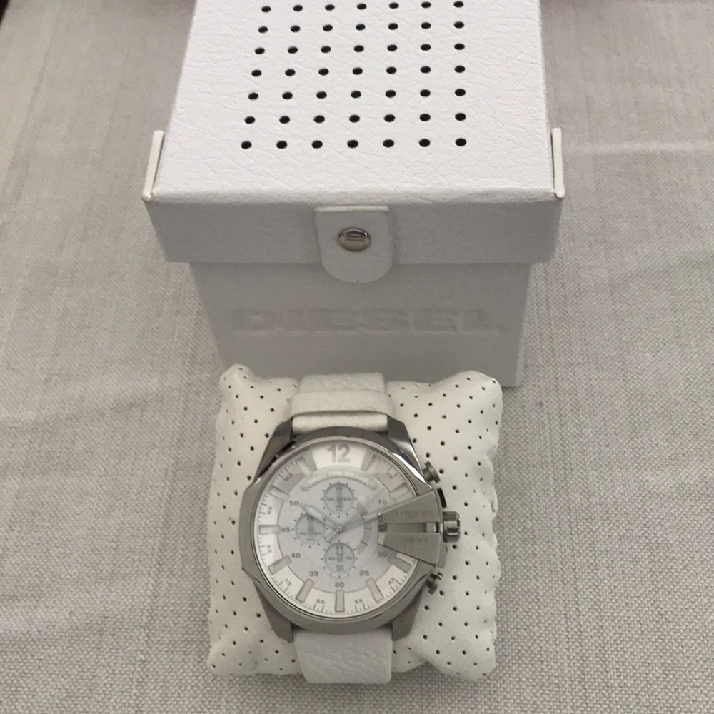 Diesel DZ4292 Mega Chief Chrono Watch